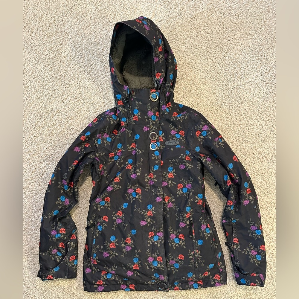 Dakine Kaitlin Snow Jacket. Size Med. Black w/ rose print. Good used condition.